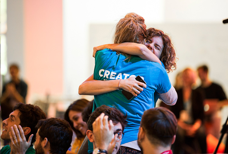 Beim Creatathon in Barcelona gewann das Team mit Beatrice Iglesias und Silvia Escursell. Die Teilnehmer hatten 24 Stunden Zeit, um zwölf Herausforderungen zu bewältigen. (Foto)