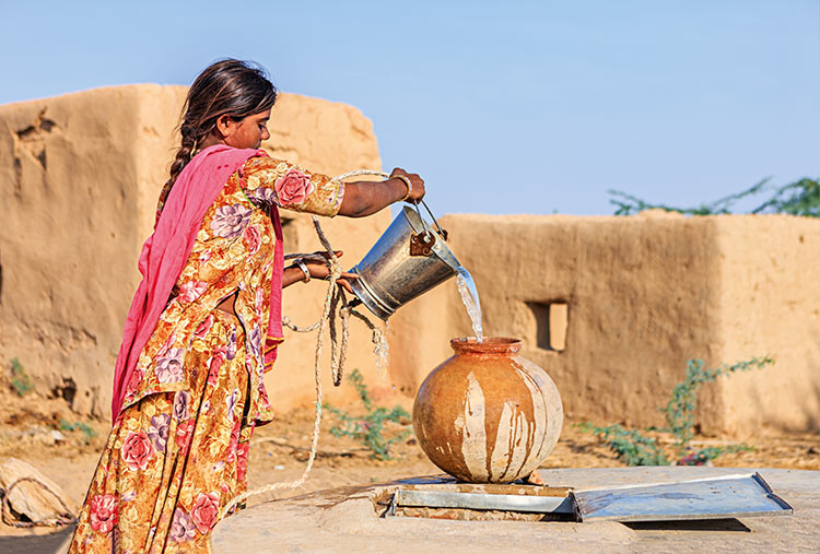 Einfach statt energieintensiv: Besonders in Entwicklungsländern sind neue Lösungen, sicheres Trinkwasser zu gewinnen, gefragt. (Foto)